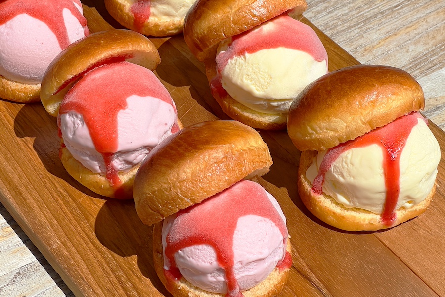 ひんやり&ふわふわ、夏限定のフローズンパンスイーツ「アイスバーガー」が登場!大阪の「bo-nobakery」で販売中