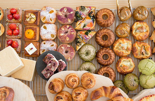 石川県金沢市「ノトヒバカラベーカリー」甘酒の自然な甘みが人気!1日に100種類のパンが並ぶお店